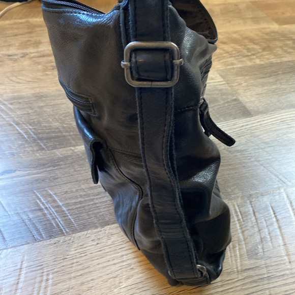 Hide and Stitches Black Leather Purse/Crossbody Bag - Picture 6 of 10